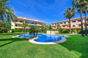 Aram, Javea